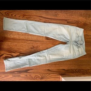 Light wash skinny jeans